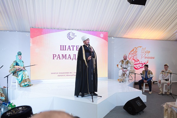 بالصور...إقامة سرادق رمضان في روسيا