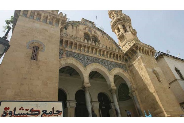 الحكومة الجزائرية تدعو المساجد إلى عدم الخوض في انتخابات الرئاسة