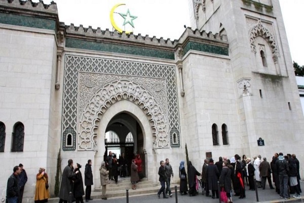 المجلس الفرنسى للديانة الإسلامية يشجب وصف وزير الداخلية للملتحين بالارهابيين
