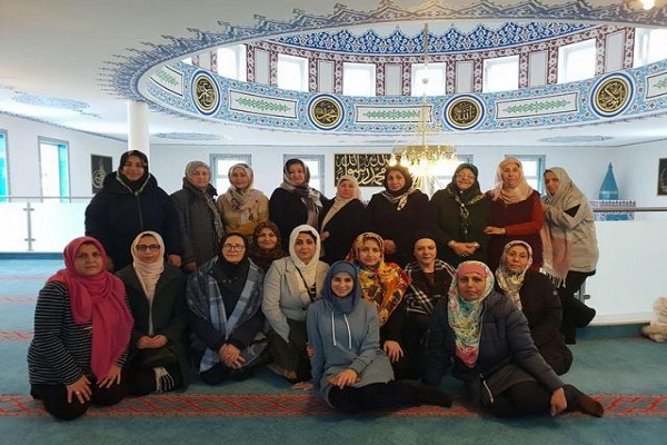 بالصور... المحفل الـ 25 للصداقة بین النساء المسلمات في بلجیکا