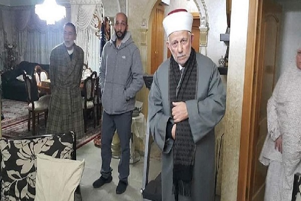 الاحتلال يعتقل رئيس مجلس الأوقاف بالقدس ونائبه