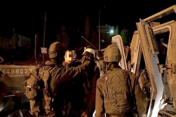 الاحتلال يعتقل 34 مواطنا من الضفة بينهم محافظ القدس وعضو ثوري 