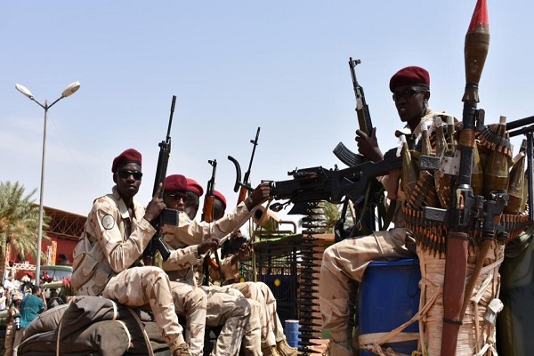 إقتحام لمقر المهنيين السودانيين والمجلس العسكري يتبرأ من أي دماء تراق
