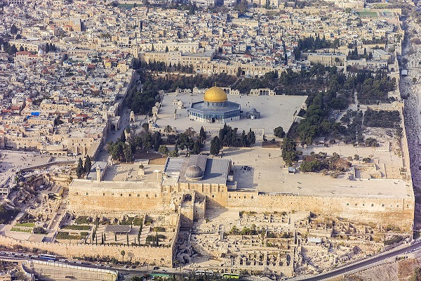 نصف قرن على إحراق المسجد الأقصى نصف قرن على إحراق المسجد الأقصى