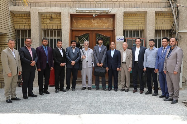 بالصور..المركز الوطني لعلوم القرآن في العراق يستقبل وفداً قرآنياً من إیران