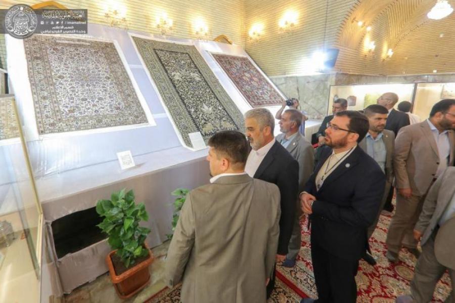بالصور...العتبة العلوية تعرض مخطوطة نادرة للمصحف بخطّ الامام علي(ع)