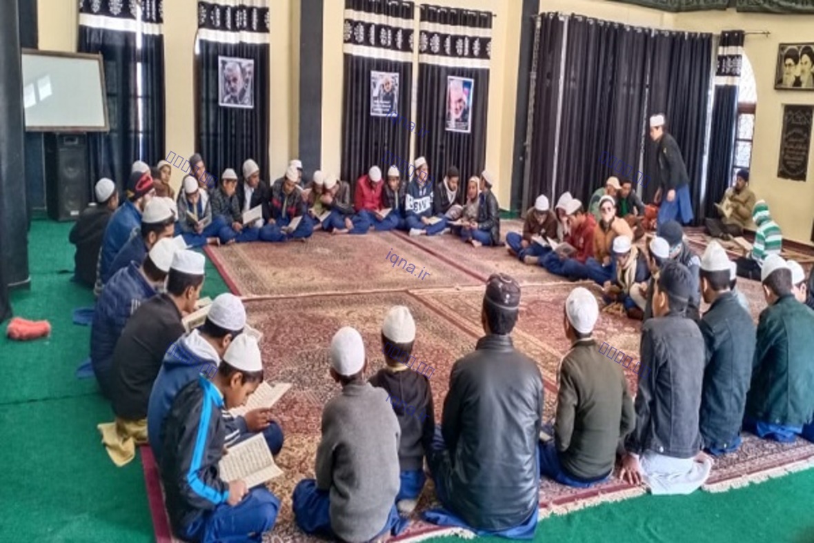 بالصور...جلسة قرآنیة في الهند تکریماً للشهید 