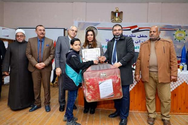 مصر: حفل تكريم ٣٢٠ من حفظة القرآن الكريم كاملاً في دمياط مصر: حفل تكريم ٣٢٠ من حفظة القرآن الكريم كاملاً في دمياط