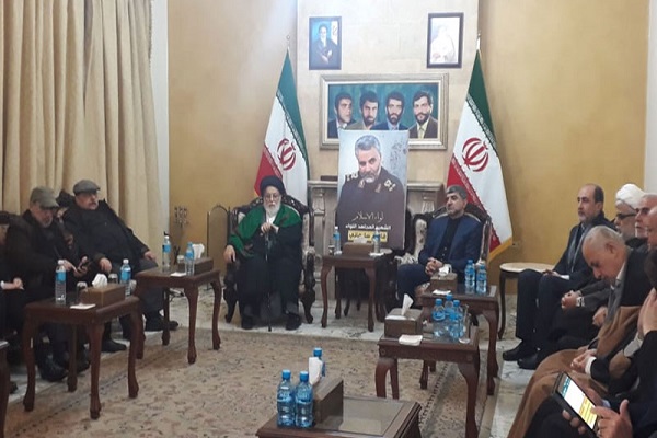 حضور كبير للمعزيين باستشهاد اللواء سليماني في السفارة الايرانية في بيروت