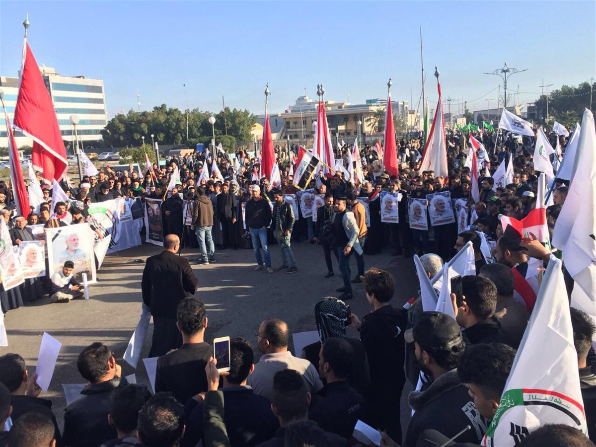 مصدر: أكثر من نصف مليون شخص يشاركون بتشييع المهندس في البصرة
