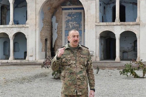 رئيس أذربيجان يهدي مسجدَ 