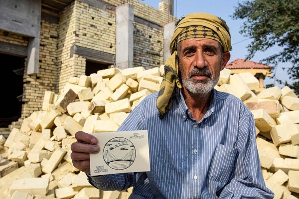 كريسماس قرقوش..1400 رسالة حب إلى مدينة مسيحية أرهبها داعش + صور كريسماس قرقوش..1400 رسالة حب إلى مدينة مسيحية أرهبها داعش + صور