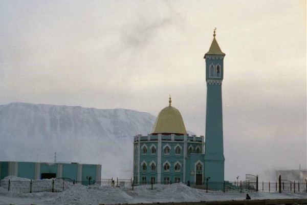 بالصور...تعرف على المسجد الذي يقع في أقصى الشمال في العالم