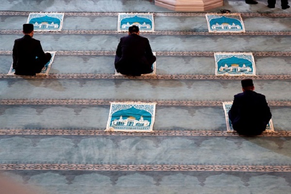 مسلمو العالم يؤدون صلاة عيد الأضحى في ظل إجراءات وقائية