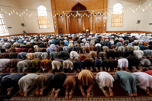 مسلمو العالم يؤدون صلاة عيد الأضحى في ظل إجراءات وقائية