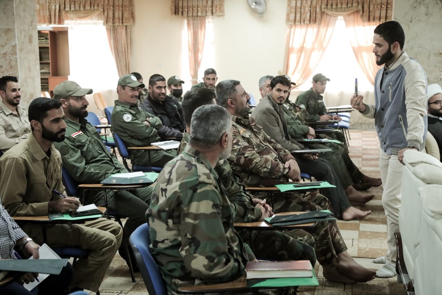 العراق: إقامة دورة قرآنية تطويرية لإعداد الكوادر القرآنية في الحشد الشعبي + صور العراق: إقامة دورة قرآنية تطويرية لإعداد الكوادر القرآنية في الحشد الشعبي + صور