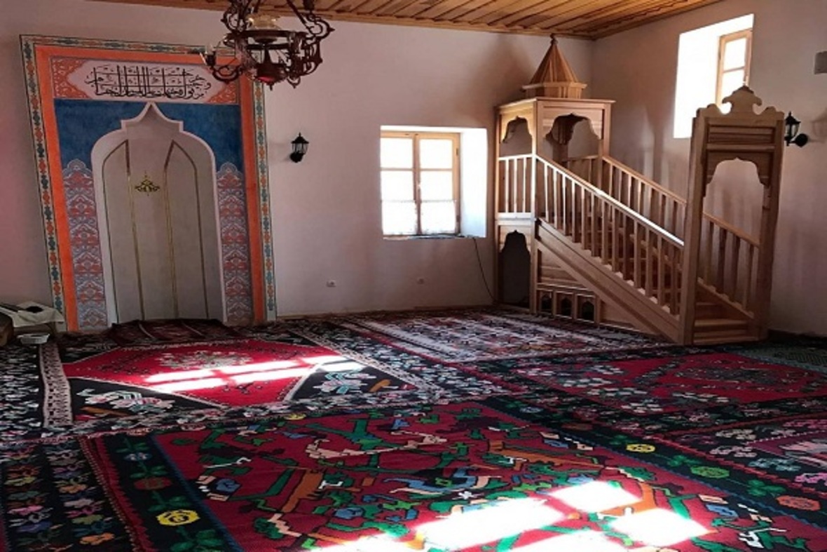 من هو 