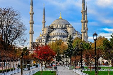 جامع السليمانية في إسطنبول یحتضن مخزوناً من المخطوطات القرآنیة + فيديو