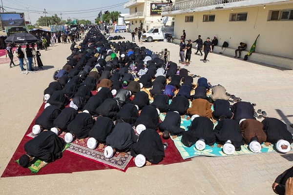 إقامةُ أطول صلاة جماعة موحّدة على طريق (يا حسين)