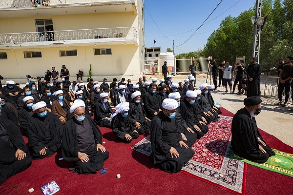 إقامةُ أطول صلاة جماعة موحّدة على طريق (يا حسين)