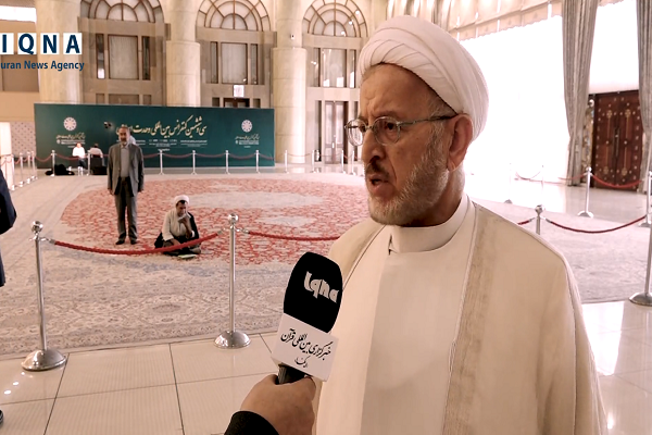 المتعصّبون من الشيعة وأهل السنة يعملون وفق إرادة الأعداء والاستكبار + فيديو