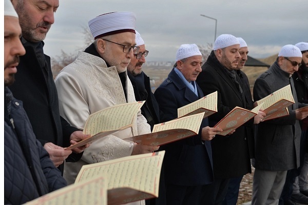 ألف ختمة قرآن وتتويج على الخيل..تقليد بولاية تركية منذ 500 عام + صور