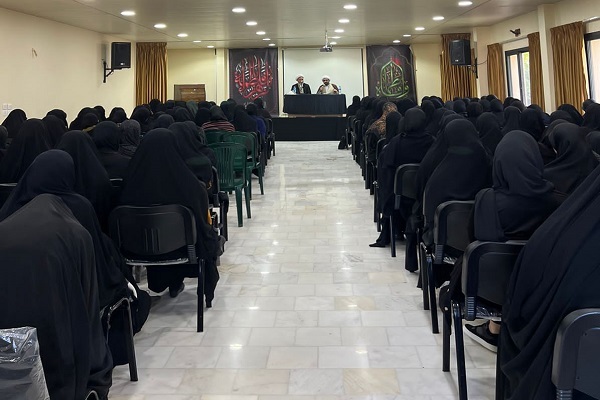 بالصور...محاضرة