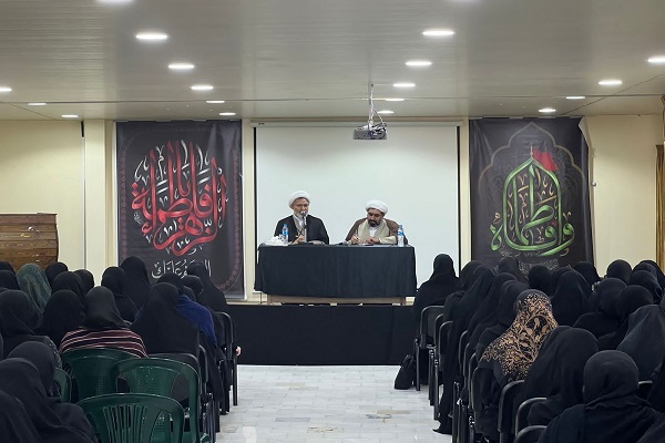 بالصور...محاضرة
