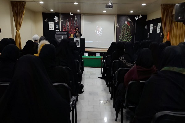 لبنان: معهد السيدة سمية(رض) يقيم محاضرة قرآنية بعنوان