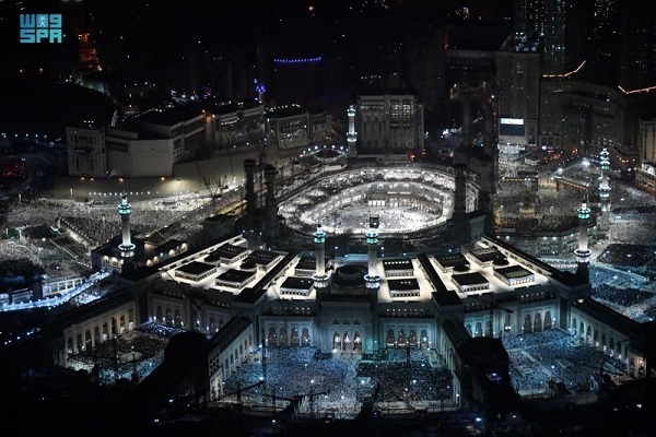 بالصور...ثلاثة ملايين مصلٍ يشهدون ختم القرآن بالحرم المكي