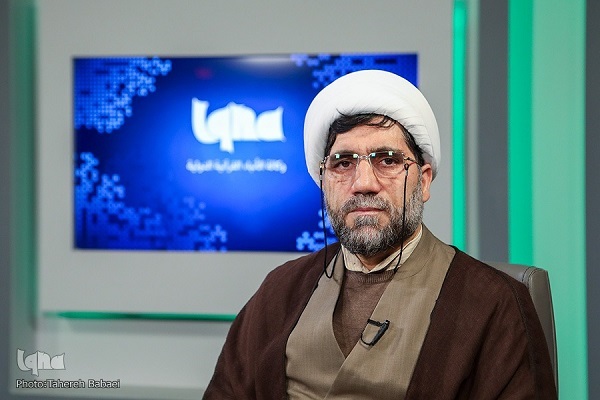 الإستعانة بالصبر والصلاة