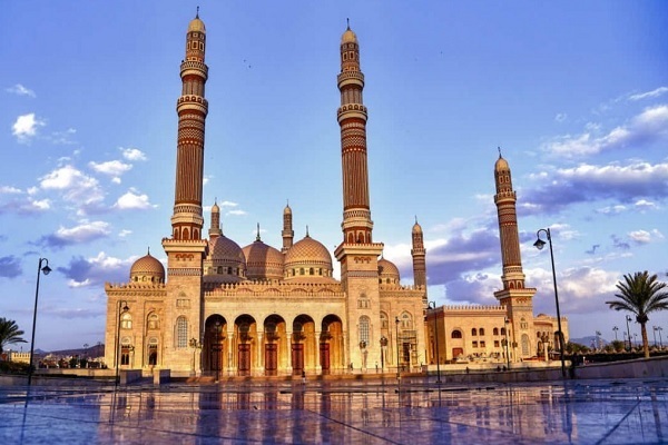 جامع الشعب.. تحفة معمارية في قلب العاصمة اليمنية + فيديو