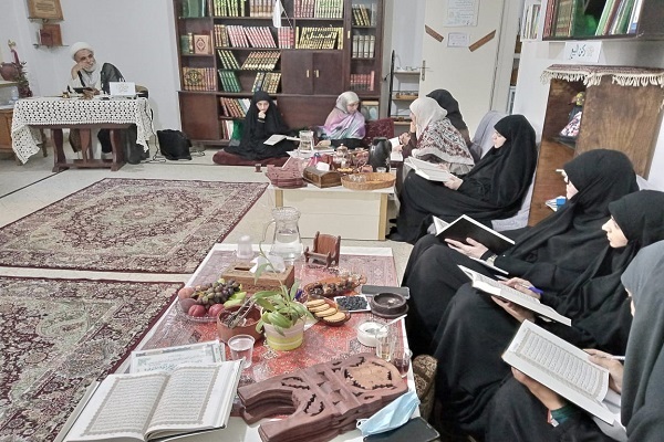 إقامة محاضرة بعنوان 