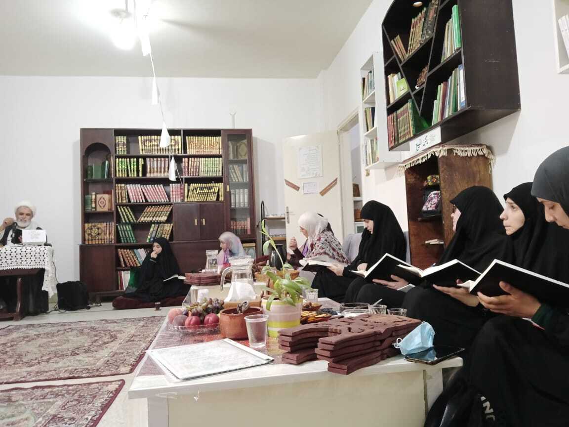 إقامة محاضرة بعنوان 