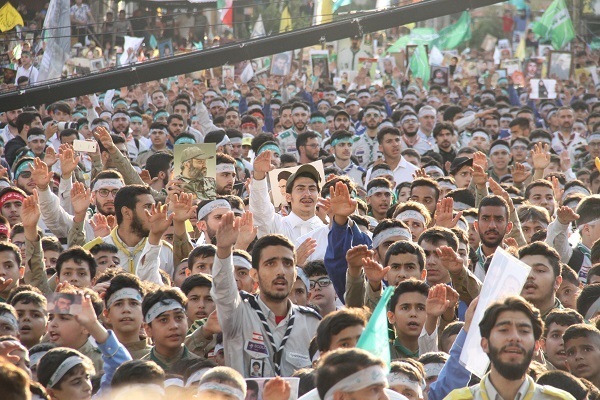بالصور والفيديو...ألوف مهدويّة تؤدي التحية للإمام الزمان(عج) من بيروت