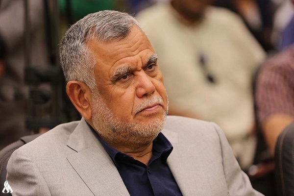 الصدر يهدد أنصاره بـ