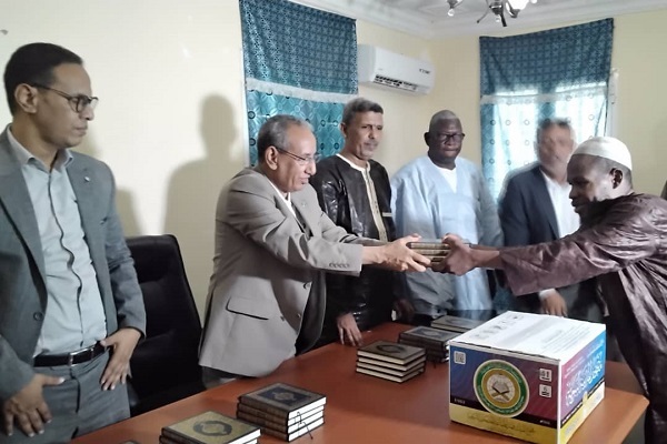 موريتانيا: توزيع 16 ألف نسخة من المصحف على مساجد ومحاظر ولاية