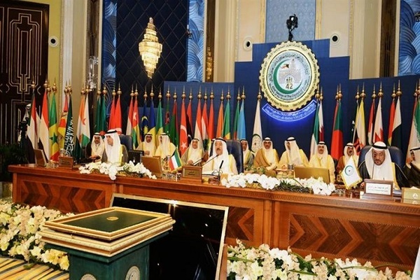 عقد قمة عربية لبحث العدوان على غزة/ البابا فرنسيس يدعو إلى وقف إطلاق النار