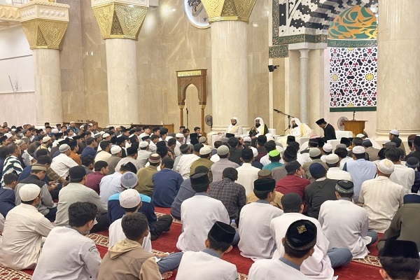 60 مشاركاً في التصفيات النهائية لمسابقة القرآن في إندونيسيا + صور