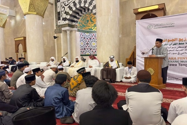 60 مشاركاً في التصفيات النهائية لمسابقة القرآن في إندونيسيا + صور