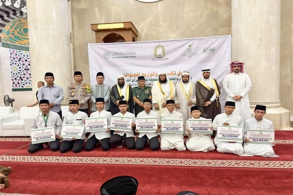 60 مشاركاً في التصفيات النهائية لمسابقة القرآن في إندونيسيا + صور