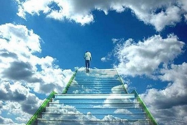 کیف یبلغ الإنسان الکمال؟
