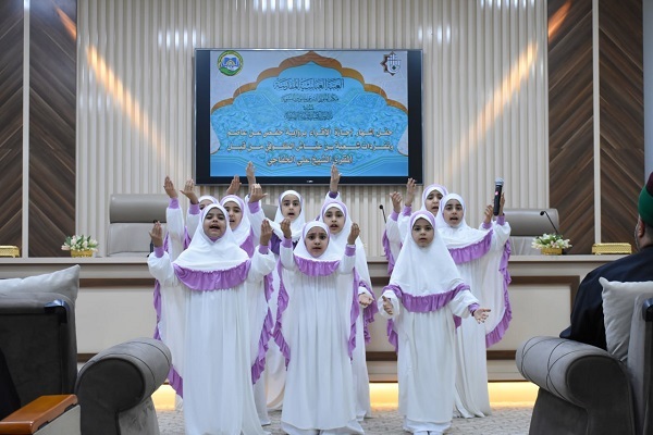 مدرسة فاطمة بنت أسد تقيم احتفالاً بنيل مجموعة من القارئات الإجازة برواية حفص