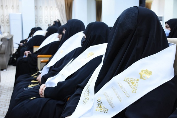 مدرسة فاطمة بنت أسد تقيم احتفالاً بنيل مجموعة من القارئات الإجازة برواية حفص