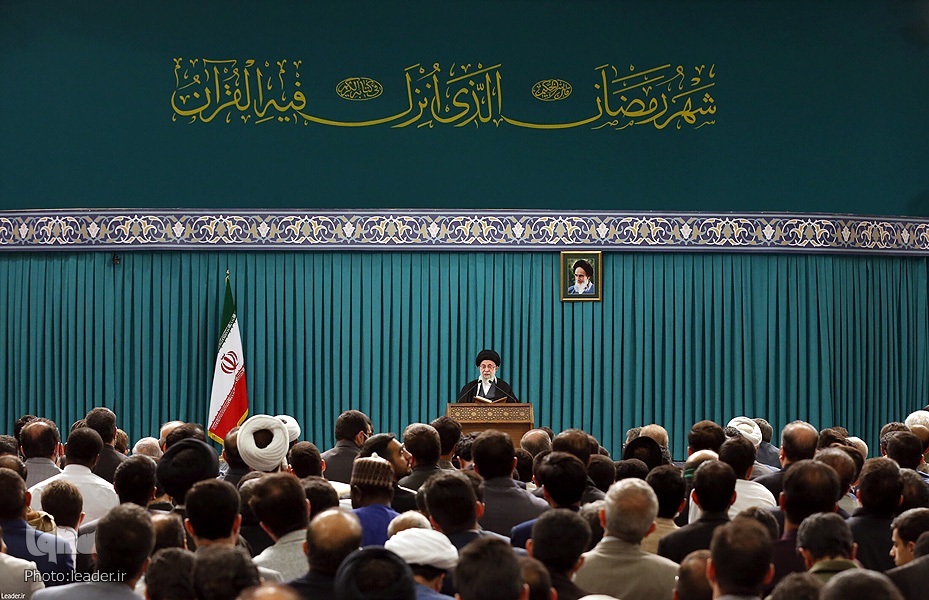 قائد الثورة: لقراء القرآن مكانة بارزة لإيصال رسالة الله إلى قلوب الناس
