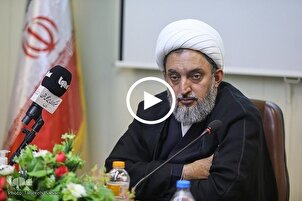 الإسلام یعارض إجبار المرأة على العمل + فیديو