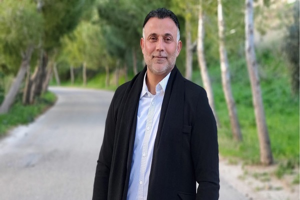العلاقة بالقرآن علاقة تربية وتأديب وتحسين سلوك وتعبّد لله تعالى