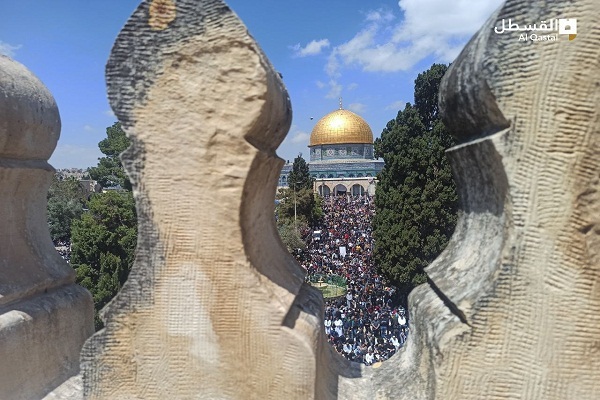 ربع مليون فلسطيني يصلّون الجمعة الأخيرة من رمضان في الأقصى + صور