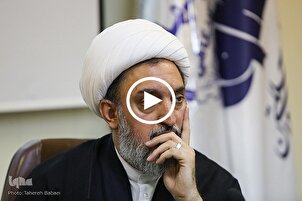 العلاقة بین المرأة والرجل یجب أن تکون علی أساس المودة والرحمة + فيديو