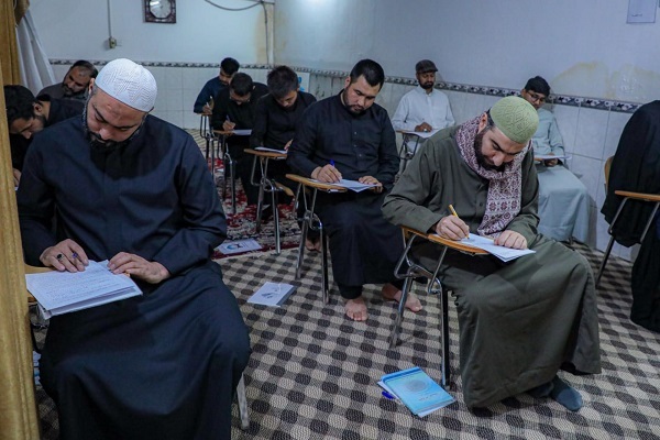 العراق: ختام دورتين في أحكام التلاوة وعلوم القرآن في النجف + صور